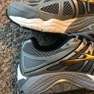 brooks beast 14 mens pink